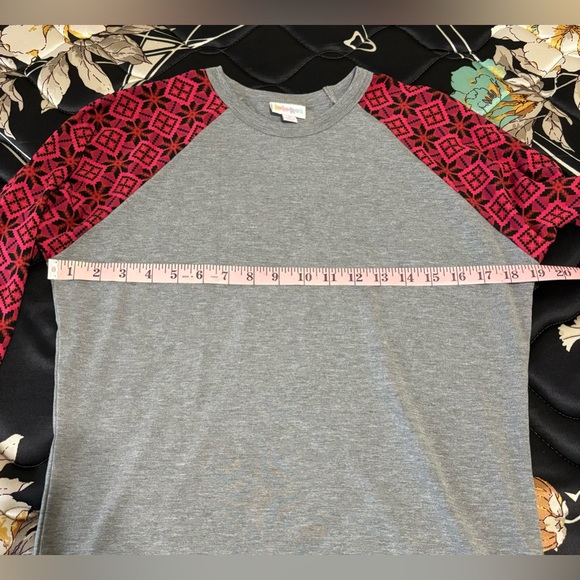 LulaRoe Randy Top - Picture 4 of 6